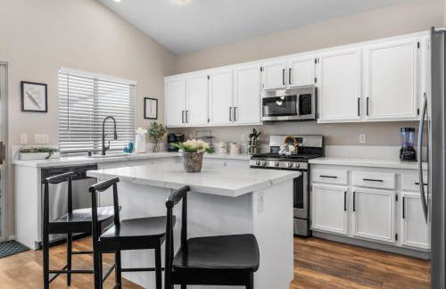 Cozy 5BR with Games and Pool for All - Foto 9