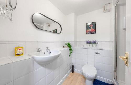 Luxury 5 Bed House - Free Parking - Perfect For Contractors & Families - Foto 19