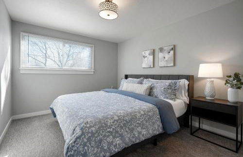 Serene 4-Bedroom Getaway in Arvada! Pet-friendly! - Foto 24