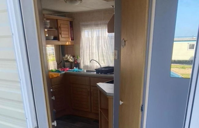 Caravan - Sleeps 4 - Parking - 10mins To Beach - Foto 5