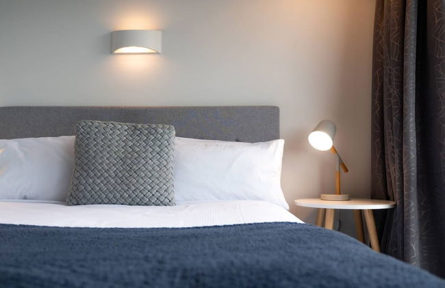 Centrally Located Light-filled Studio w/ Parking - Foto 8