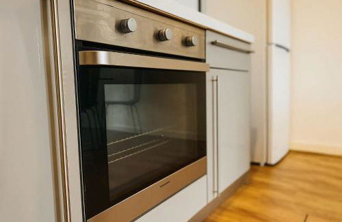 Contemporary 2 Bedroom Flat with Great Location in Salford - Foto 5