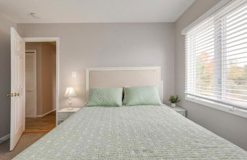 Chesapeake Bay Views and Private Deck Cozy Cottage - Foto 12