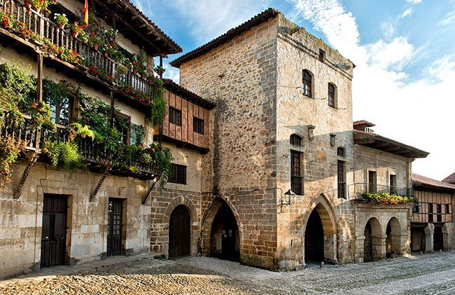 Santander : Le Capricho de Gaudí, Santillana et la forêt de séquoias - Photo 6