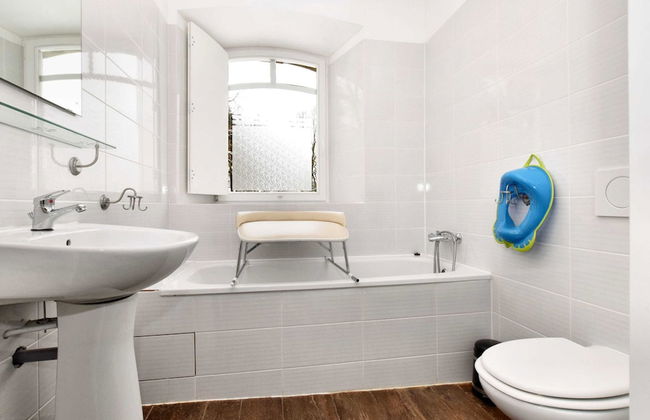 Holiday Home Ideal for Groups - Photo 28