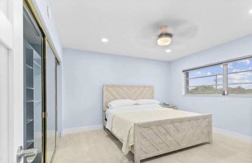 Las Olas & Beachside getaway with pool - Foto 7