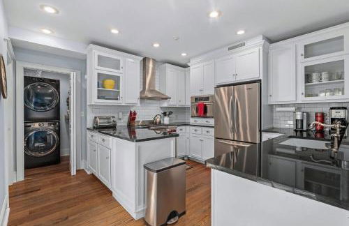 Secret Garden Hideaway l Walk to DNTN l Sleeps 8 - Foto 21