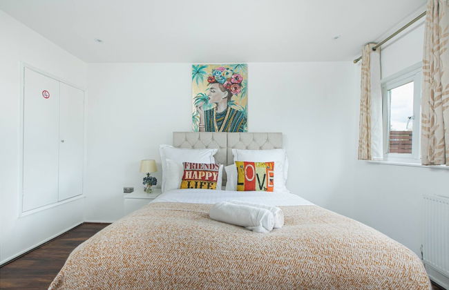 Skyvillion - 2bed House W Grdn&parking In Hatfield - Photo 1