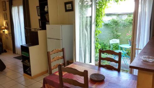 Logement tranquille et frais proche gare au RDC - Foto 2