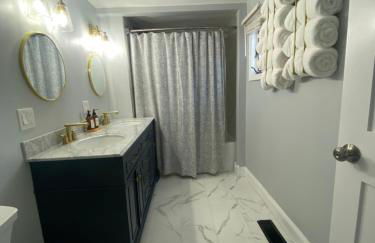 It’s Showtime-Book Lally’s House! Steps to Common! - Foto 6