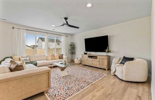 6BR Retreat with Playground Basketball & Sleeps 22 - Foto 4