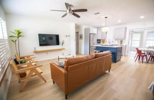 CasaHelena Poolside Paradise,Heated Pool,5min to Beach,IRB Clearwater,BBQ - Foto 3