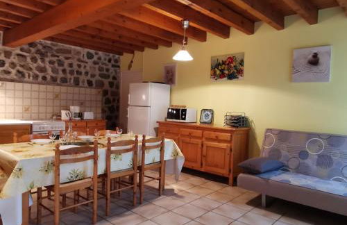 Ancien presbytère avec 3 chambres au pied d'une forteresse médiévale - FR-1-582-113 - Foto 7