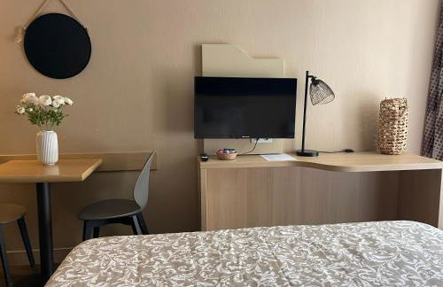 STUDIO PRADO PLAGE PISCINE TERRASSE - Foto 19