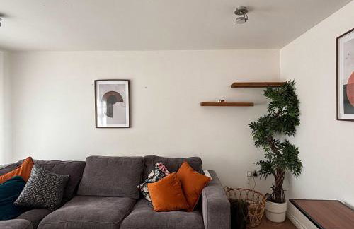 WS10 Contractor House 3 Bed 3 Bath with Parking - Foto 8