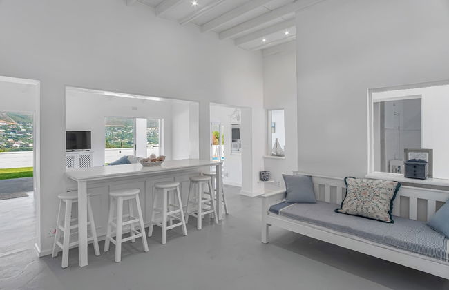 Unwind in Coastal Charm at Villa Santorini - Photo 4