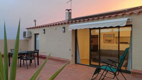 Sunny Relaxing Penthouse Costa Brava, Sea & Mountain Views, Huge Terrace, Fiber 1GB - Foto 3