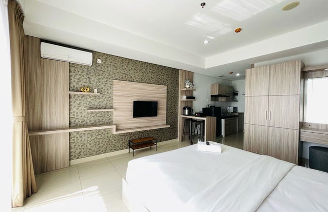 Deluxe Studio Room At Dago Suites Apartment - Photo 13
