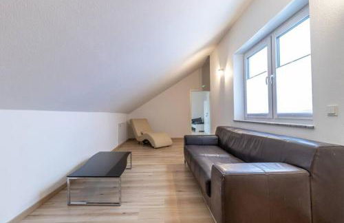 200m² Wohnung mit 6 Schlafzimmer - Foto 2