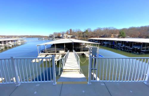 B Lakefront! Remodeled, Boat Slip, Patio Views, Pool, Boat Ramp, WIFI - Foto 42