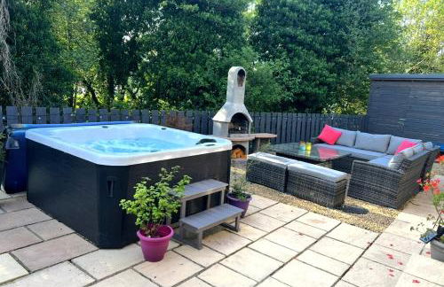 Riverside View - Large, modern 4 bedroom house with hot tub - Foto 6