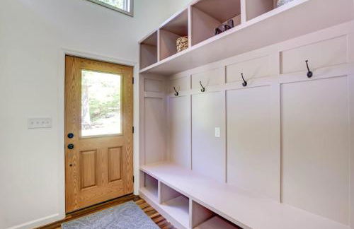 Luxury Mountain Retreat - 4 King Suites & Hot Tub - Photo 54