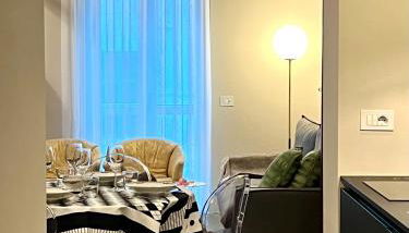 Design District Luxury Apartment - Photo 5