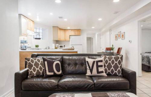 The Wrigleyville Deluxe -Steps from Wrigley Sleeps 10 - Foto 20