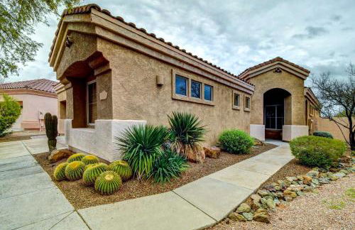 Luxe Couples Retreat with Pool and Outdoor Kitchen! - Foto 56