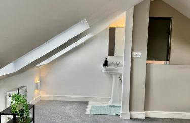 Superb Duplex in North London with reserved parking - Photo 35