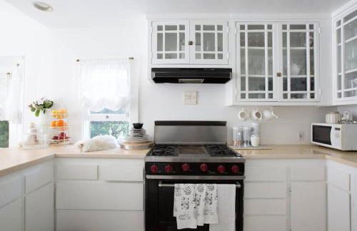 Elegant White Cottage, Venice Beach, California - Foto 31