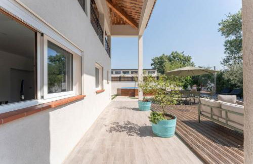 Villa le Trèfle with pool - Photo 32