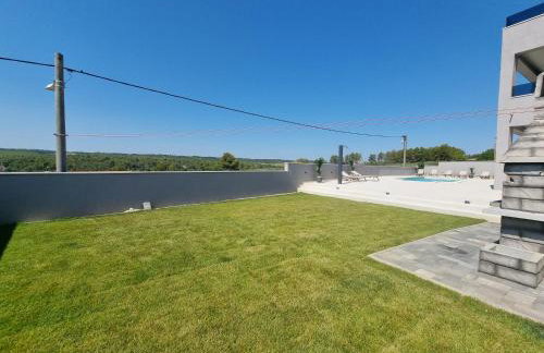 Villa Madison, Spacious Sea View Apartments Near Zadar with heated pool - Photo 71