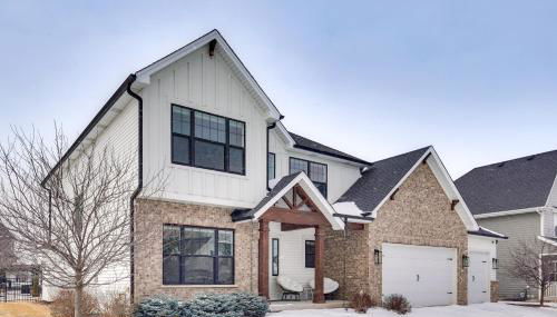 Bring the Family! Suburban Gem in Plainfield - Foto 4