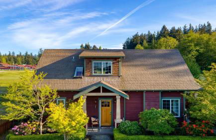 Sunny Backyard Fireplace Coastal Access in Peaceful Neighborhood Near Shopping - Photo 1