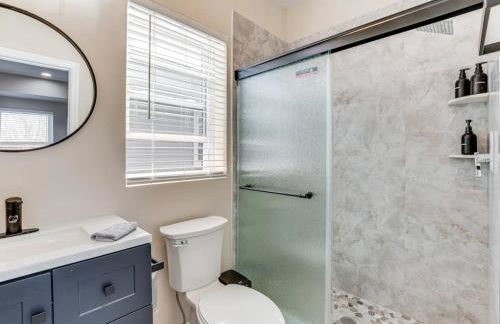 Townhouse - Urban Living with Rooftop Deck! - Foto 11