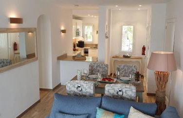 APARTMENT MARINA CALADOR HARBOURVIEW AIR CONDITION POOL GARDEN TERRASSE PORTO CARI spectacular location - Foto 14