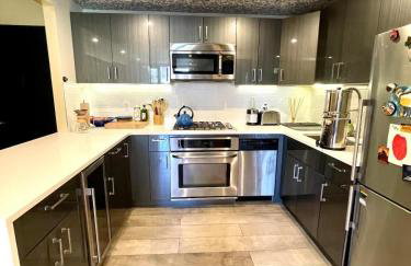 Bright 2-Story Brooklyn Oasis w Patio & Fire Pit - Foto 5