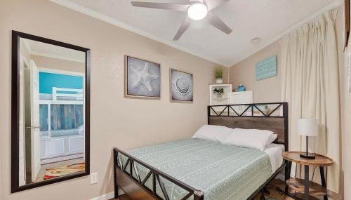 Seawall Breeze One bedroom Condo in Galveston - Photo 3