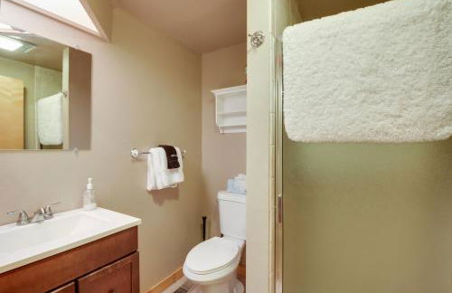 Lake Tahoe Treasure! Minutes From Beach & Skiing - Foto 51