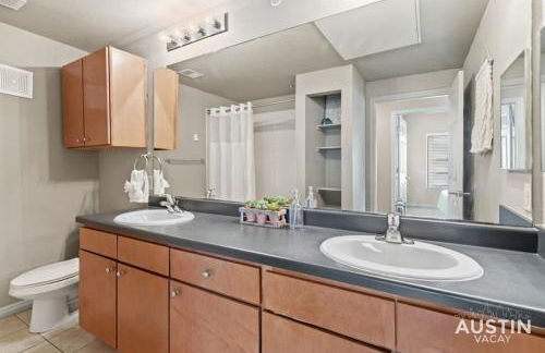 Perfect Location Near UT and Large Patio With A View - Foto 22