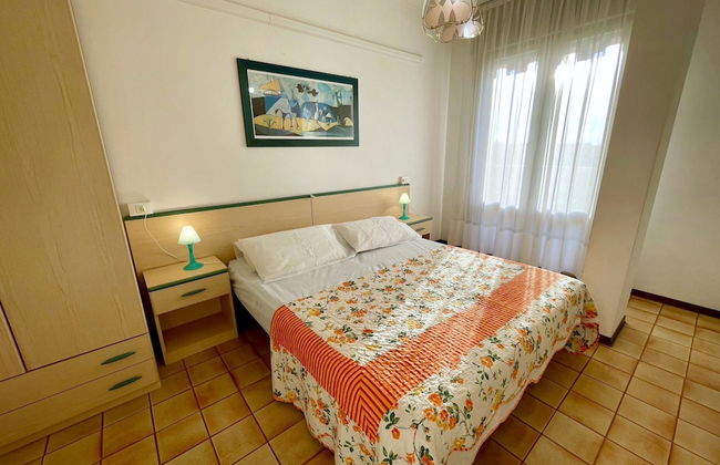 Flat With Excellent Location - Photo 2