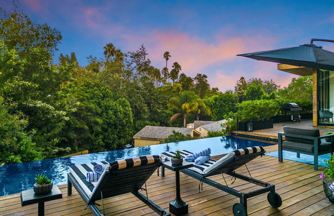 Beverly Glen Hillside Haven - Photo 22