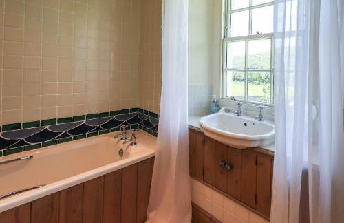 Ellis Howe - Photo 27