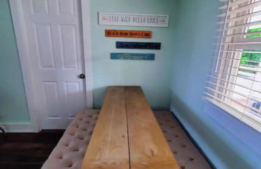 Pet friendly minutes to beach - Foto 1