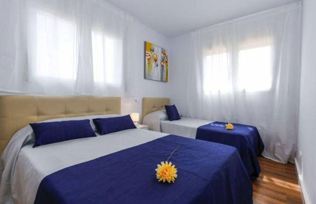 Apartment in Salou with swimming pool and garden - Photo 10