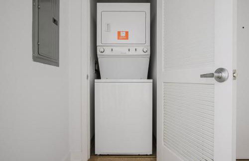 Blueground The Loop pool AC nr park CHI-1188 - Foto 16