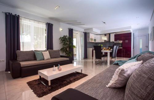 Villa Golden Garden with 50sqm private pool - Foto 17