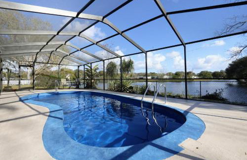 Private Tropical Waterfront Sanctuary w pool, hot tub & an island! Pet Friendly - Foto 60