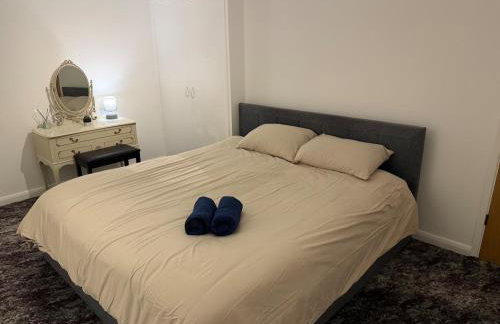 Bauhaus Inspired 2 Bedroom Townhouse Near The City Centre With Drive Parking - Foto 5